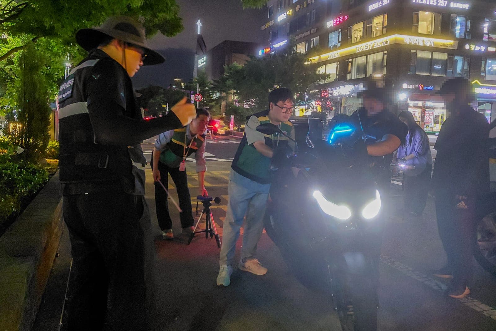 과천시, 별양동 이륜차 야간 합동단속 사진 2