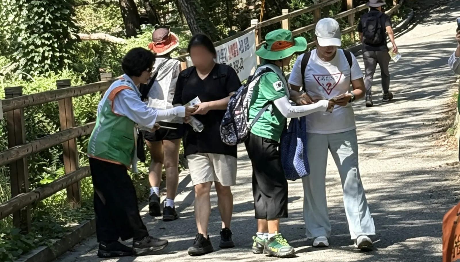 과천시, 가을철 산행안전 수칙 홍보 사진 2