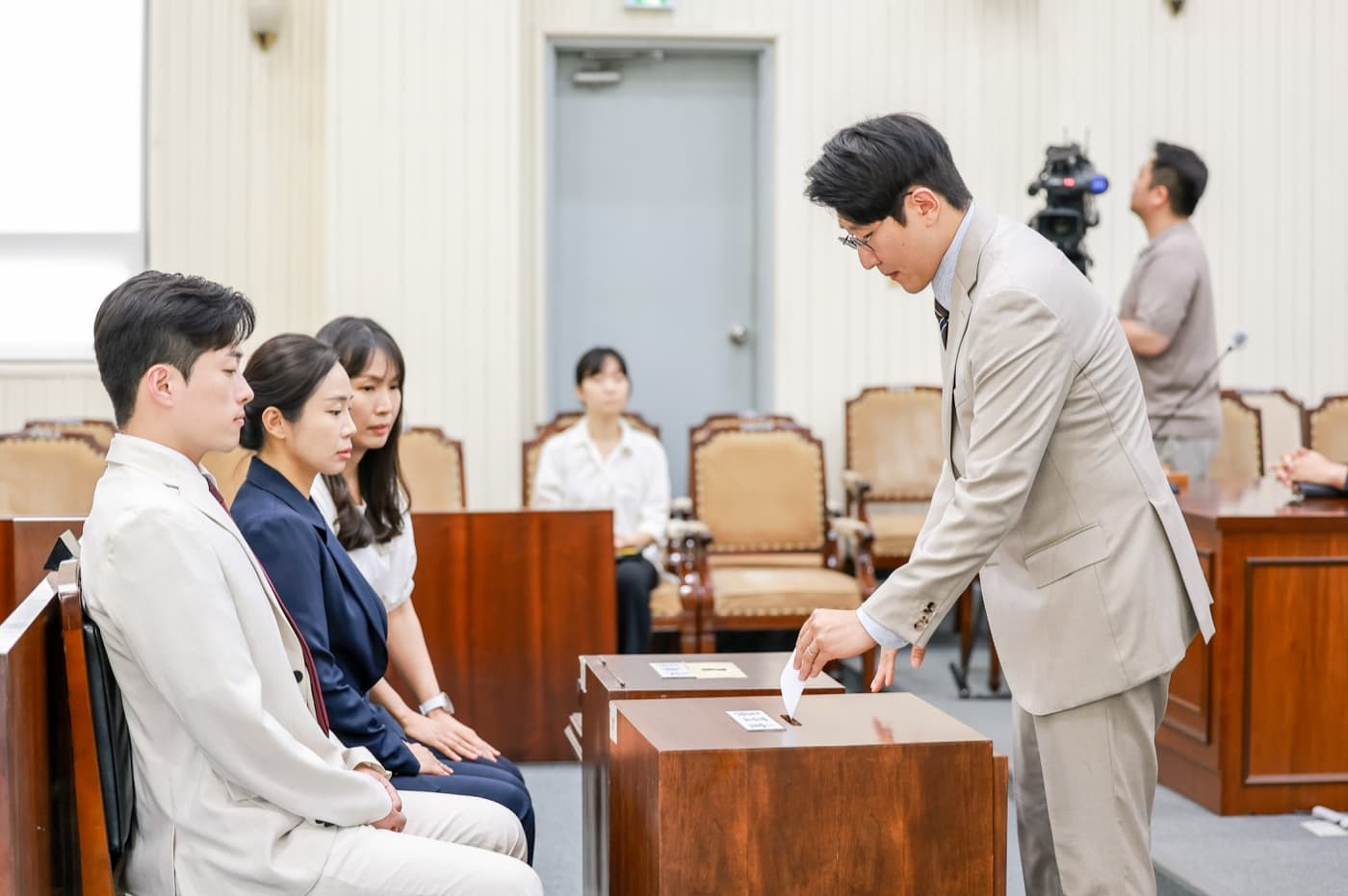 과천시의회, 의장 황선희·부의장 김동진 선출
